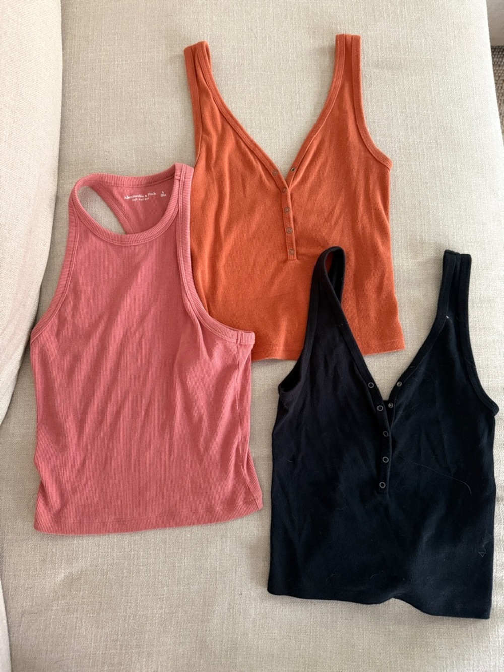 Abercrombie size small tanks